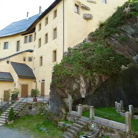 Hotel Schloss Wespenstein *